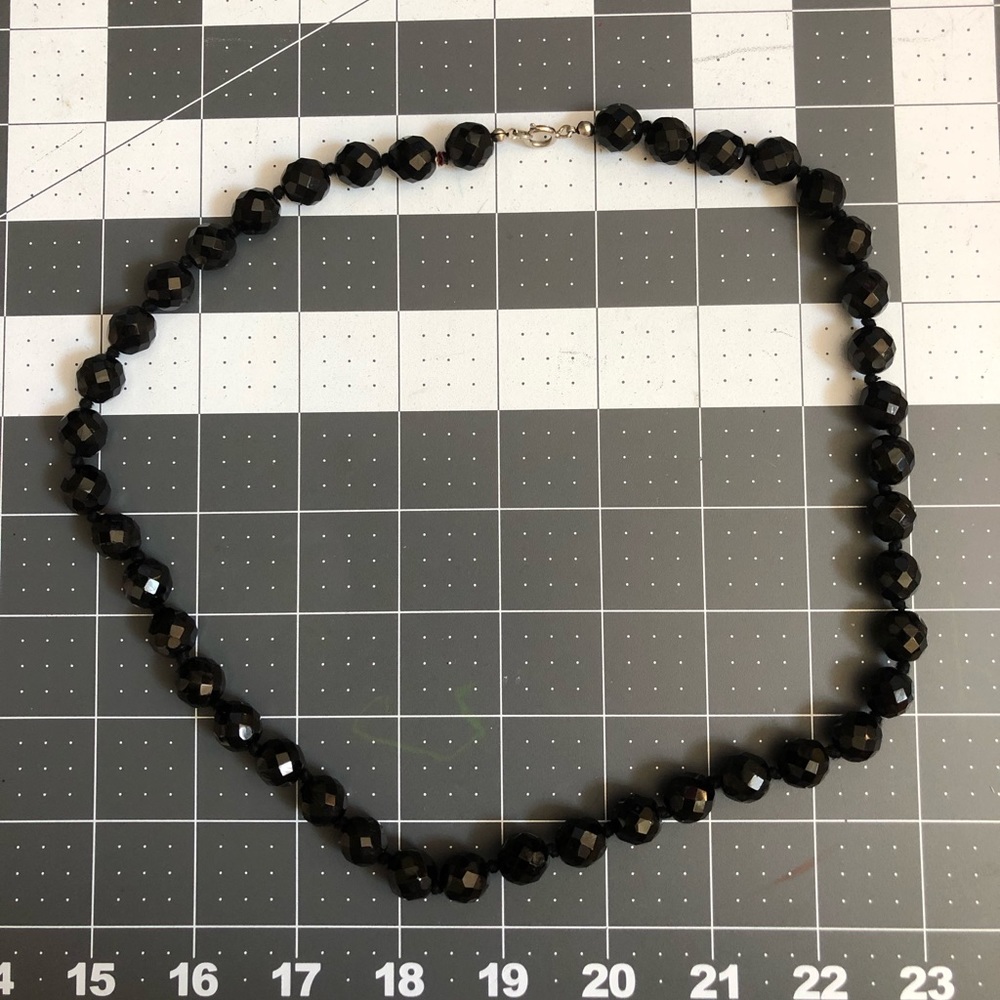 Vintage antique Victoria jet necklace hand cut beads